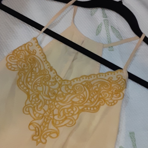 Belle Blouse (Bundle 3 for $15, 4 for $20) - Picture 1 of 3